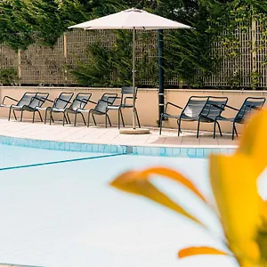 4* מלון Novotel Est